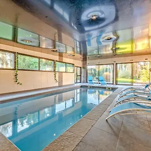 La Des Legendes - & Swimming Pool Sizun