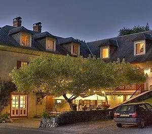 Logis L'auberge Basque Hotel Ozon (Hautes-Pyrenees)